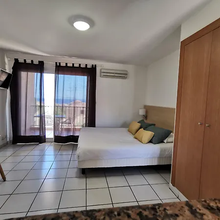 Hotel apartamentowy Saint Michel 3*