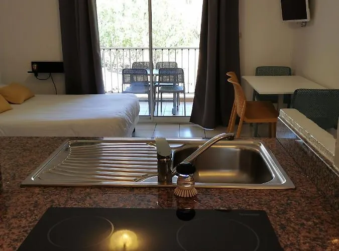 Hotel apartamentowy Saint Michel LʼÎle-Rousse