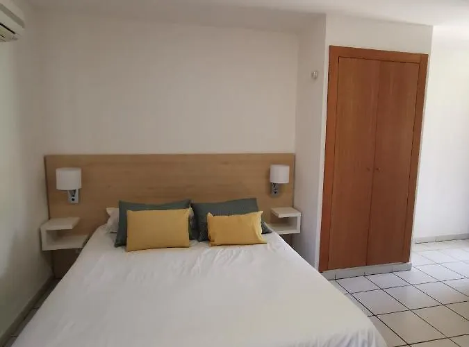 Saint Michel LʼÎle-Rousse