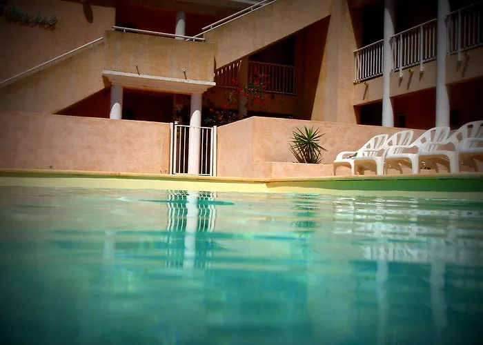 Saint Michel LʼÎle-Rousse