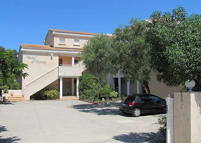 Aparthotel Saint Michel LʼÎle-Rousse
