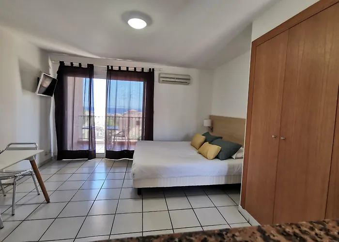 Hotel apartamentowy Saint Michel 3*