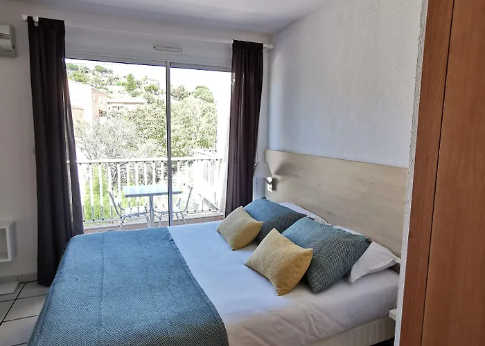 Hotel apartamentowy Saint Michel 3*