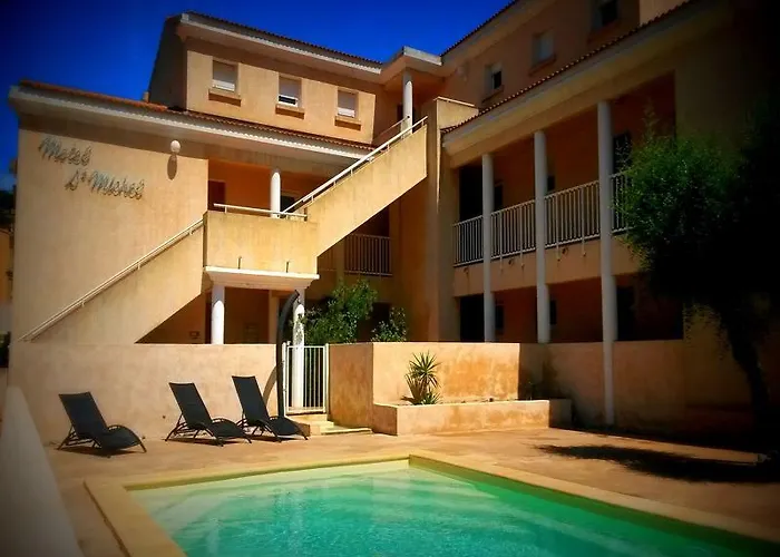 Saint Michel Hotel apartamentowy LʼÎle-Rousse