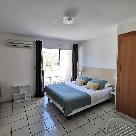 Hotel apartamentowy Saint Michel 3*