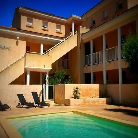 Saint Michel Hotel apartamentowy LʼÎle-Rousse